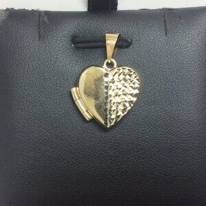 Ladies 10k Yellow Real Gold Heart opening Locket Charm Pendant 2.90 grmas